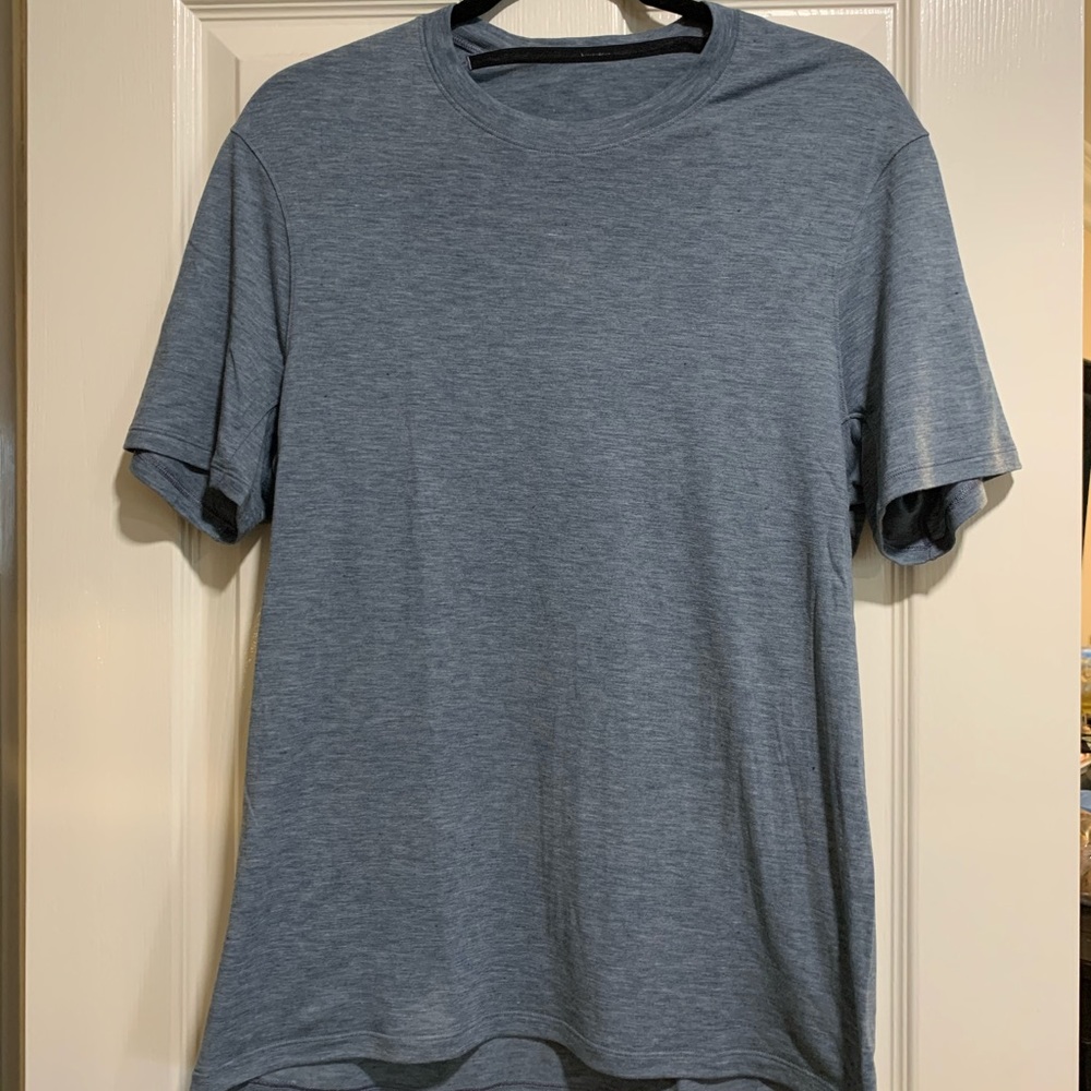Men’s lululemon shirt